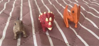 Figuras(Triceratops, Pterodáctilo, Spinosaurus)