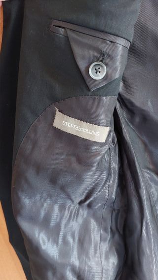 Completo elegante uomo nero