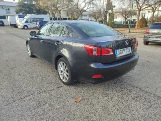 Lexus IS 2011