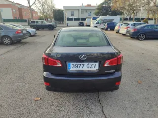 Lexus IS 2011