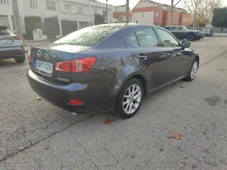 Lexus IS 2011