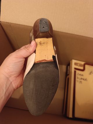 Zapatos de tacón de piel bicolor