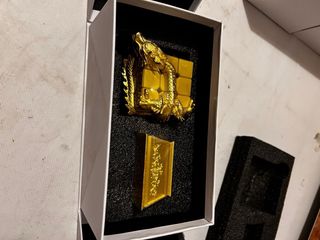 Rubik Dragon dorado y negro