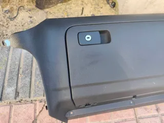 Guantera VW Golf 6 2010