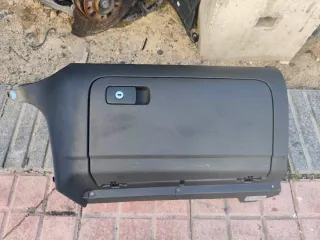 Guantera VW Golf 6 2010
