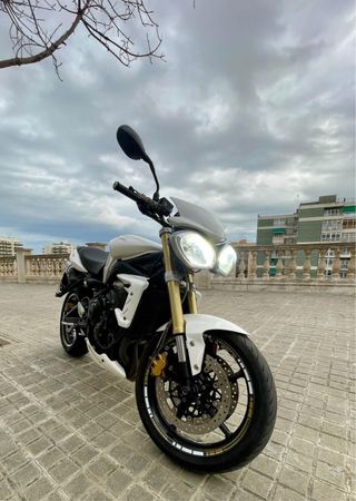 Triumph Street Triple 675 2012 ITV 2027