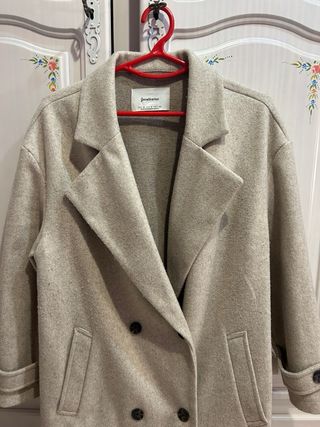 Abrigo paño Stradivarius beige Talla M
