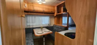 Caravana Hobby 410 - CON MOVER PLACA SOLAR Y TOLDO