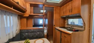 Caravana Hobby 410 - CON MOVER PLACA SOLAR Y TOLDO