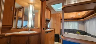 Caravana Hobby 410 - CON MOVER PLACA SOLAR Y TOLDO