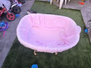 Cuna de bebé rosa