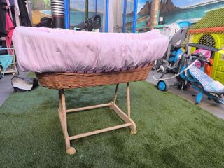 Cuna de bebé rosa
