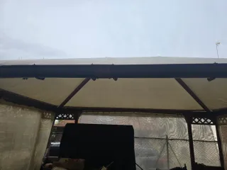 Gazebo in tessuto e legno