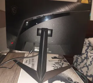 MSI MAG ARTYMIS 242C Monitor Gaming Curvo 23.6″