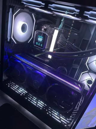 PC Gaming Asus RTX 5090, Ryzen 9 9950X3D, 32GB RAM