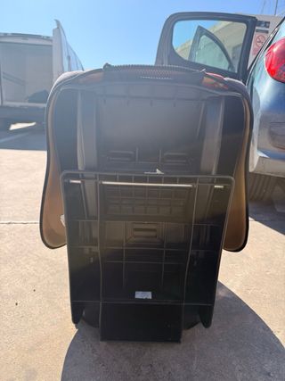 Silla de coche. Dibujo de Ferrari Rojo.