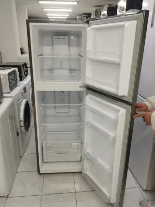 NEVERA Daewoo plateada