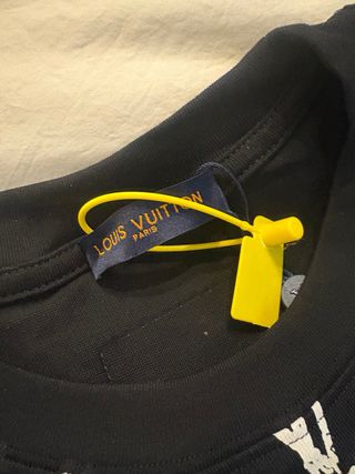 Camiseta Louis Vuitton Negra Monogram