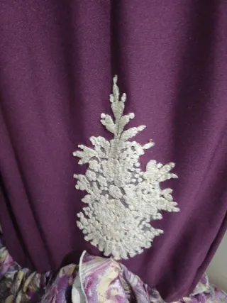 Traje de flamenca morado con encaje