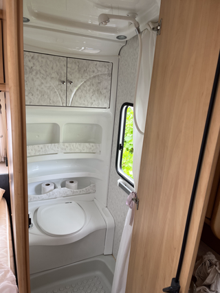 Caravana Hobby 560 Luxe Easy 3 ambientes