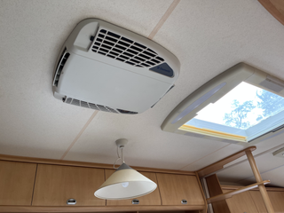 Caravana Hobby 560 Luxe Easy 3 ambientes