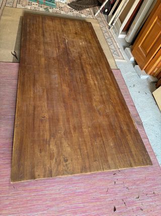 Mesa rústica con 6 sillas de mimbre