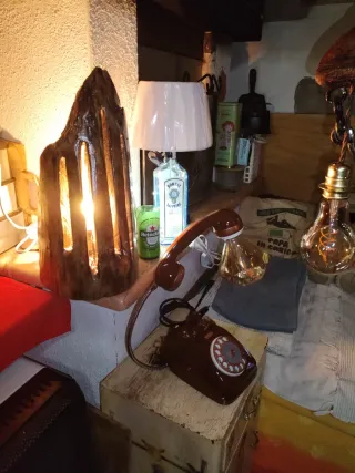 Telefono vintage marrone