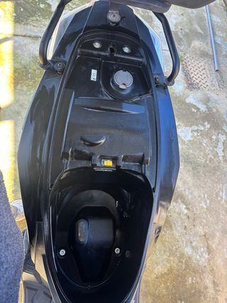 Moto Scooter Negra Automática Sym jet 14 125cc