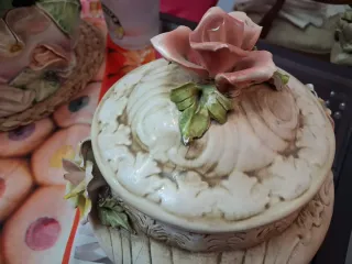 Sopera de porcelana modernista