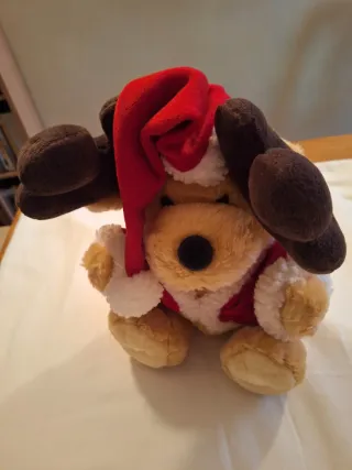 Peluche Reno Navideño con Gorro