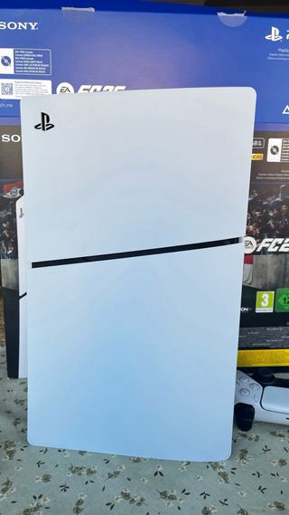 PS5 + Mando Incluye codigo para FC26  ¡SIN USAR!