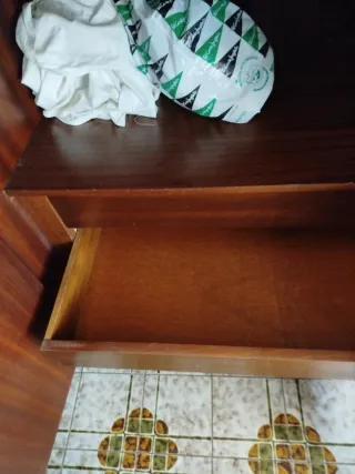 Armario ropero de madera