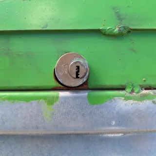 Puerta Metálica Galvanizada