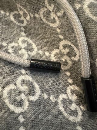 Conjunto Gucci Polo y Shorts GG Gris