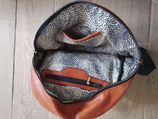 Bolso de cuero marrón