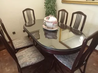 Mesa de salón con 6 sillas