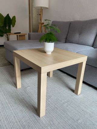 Mesa auxiliar Ikea Lack madera clara