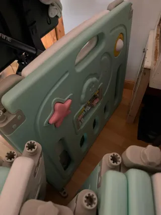 Parque de juegos adaptable para bebés