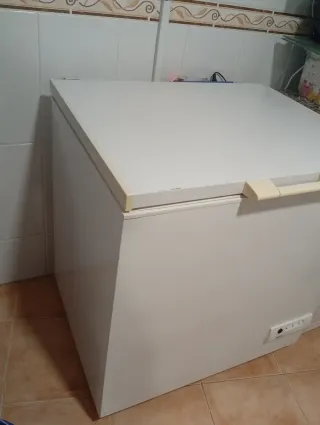 Arcón Congelador Blanco medida 80x66. Alto55