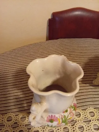 Jarrón de cerámica con flores Larios