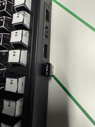 Teclado Mecánico Aula 75 Retroiluminado