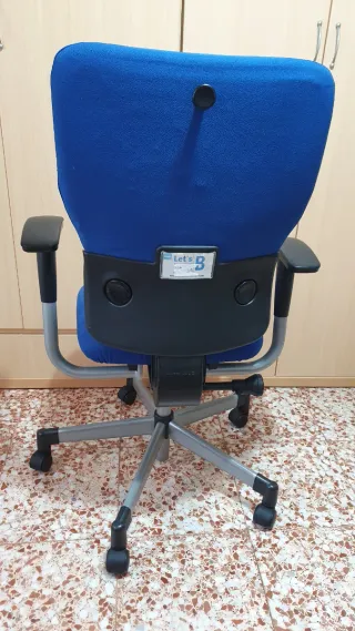 Silla de escritorio azul y negra