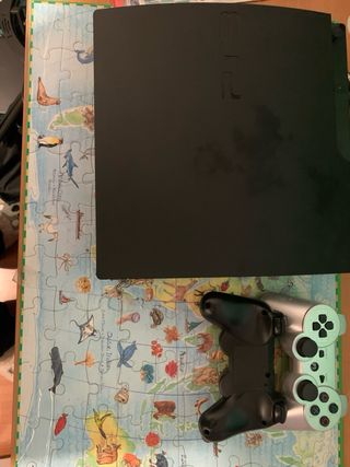 Consola PS3 Negra + 9 juegos y dos mandos