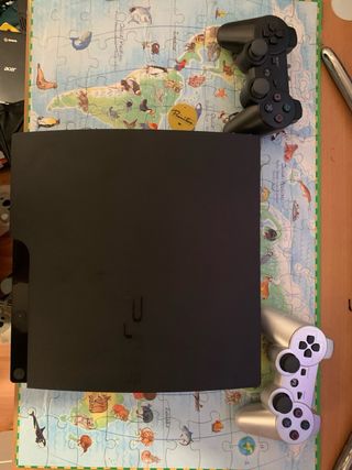 Consola PS3 Negra + 9 juegos y dos mandos