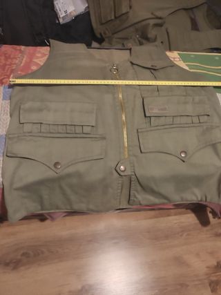 Chalecos de caza con diferentes bolsillos