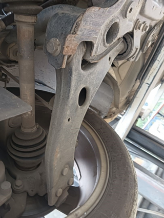 BRAZO SUSPENSION DELANTERO DERECHO FORD FOCUS BER