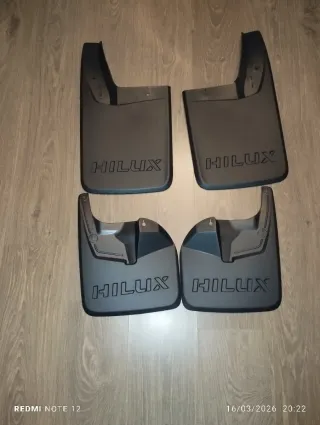 Guardabarros Toyota Hilux (4 piezas)