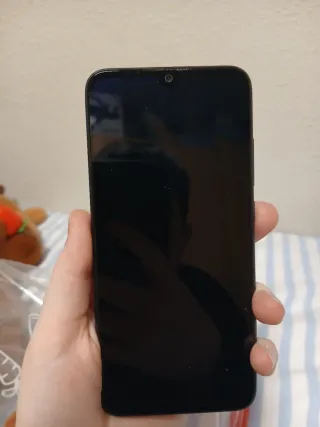 Xiaomi Mi A3 + 3 Fundas + Cargador