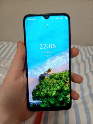 Xiaomi Mi A3 + 3 Fundas + Cargador