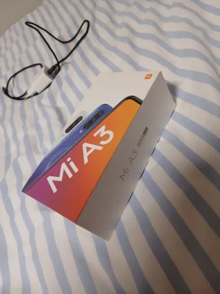 Xiaomi Mi A3 + 3 Fundas + Cargador